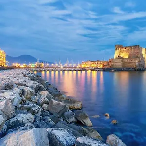 Titi Chiaia Napoli
