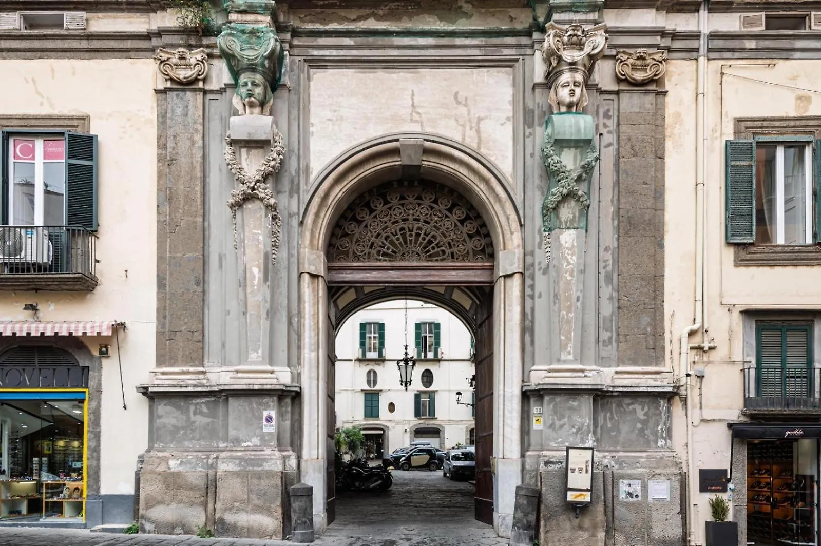 La Maison Entre Amis Naples 0*,